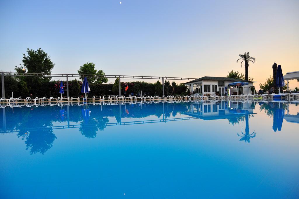 Hotel Pelikan Büyükçekmece Exterior foto